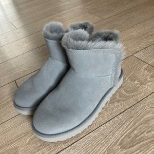 Size 8 gray women's UGG booties